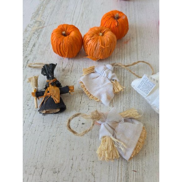 Mini Halloween pumpkin ghost witch devil ornament figurine village set - Picture 9 of 9